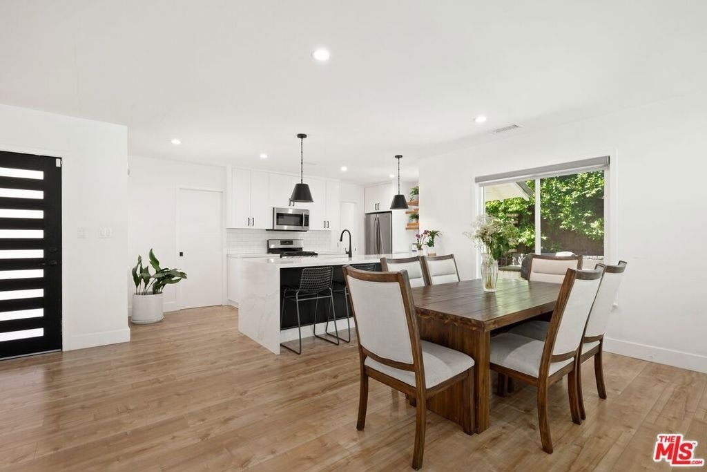 16141 Dickens Street - Photo 3