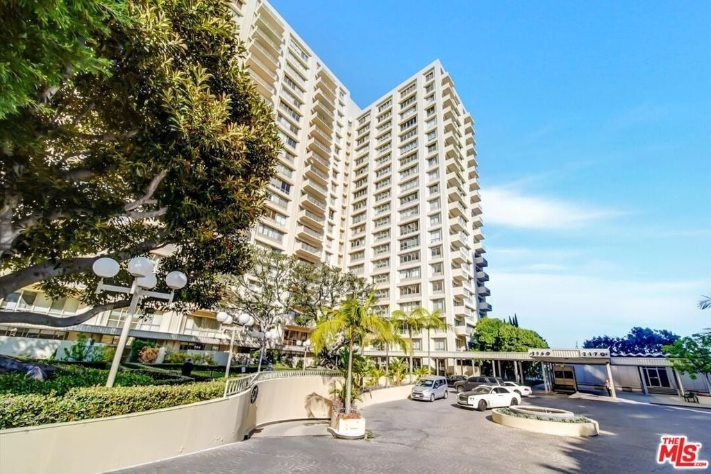 2160 Century Park East - Photo 15