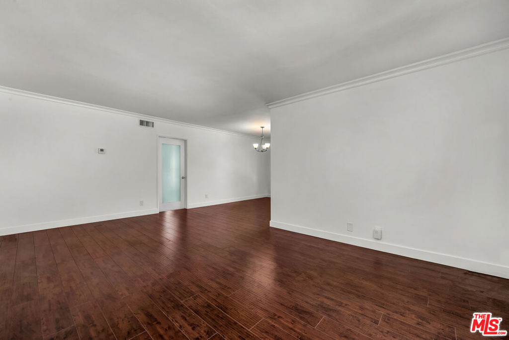 248 S Rexford Drive - Photo 3