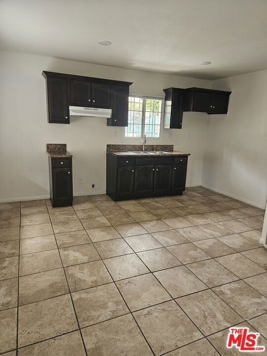 4044 Woodlawn Avenue - Photo 1