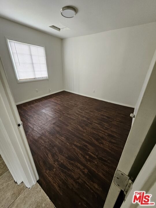 4044 Woodlawn Avenue - Photo 3