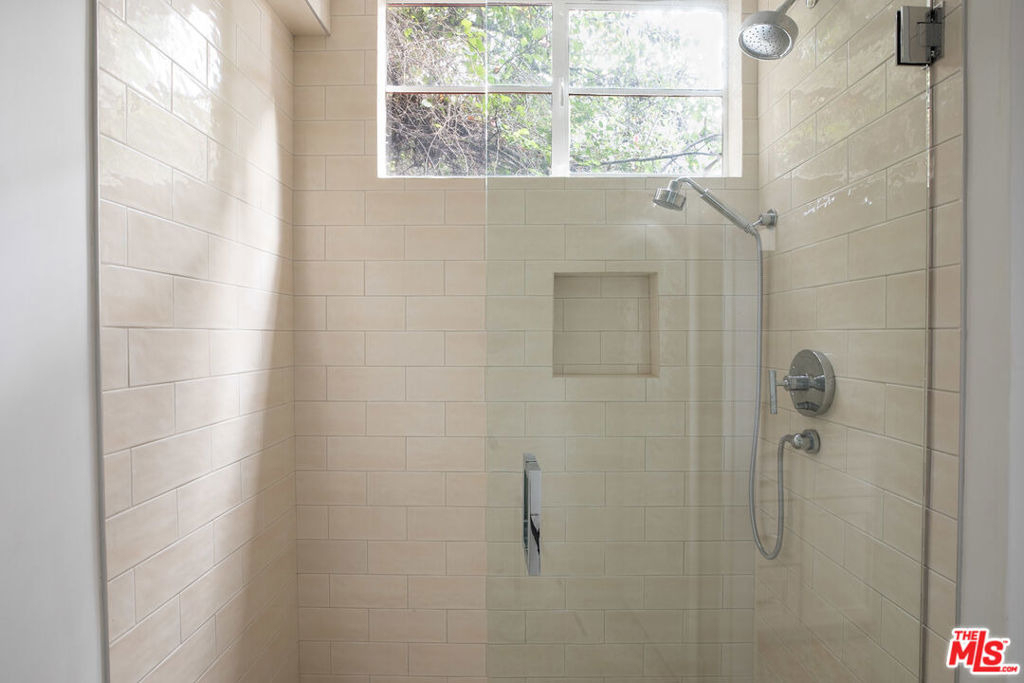 29233 Heathercliff Road - Photo 15