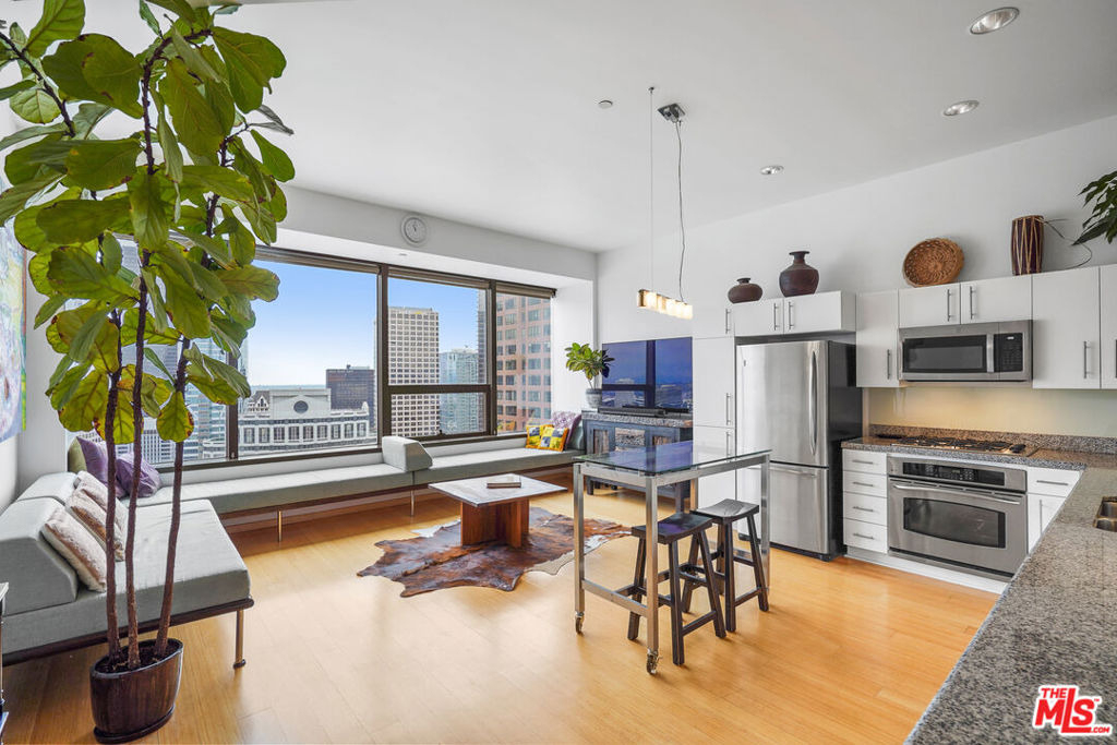 1100 Wilshire Boulevard - Photo 1