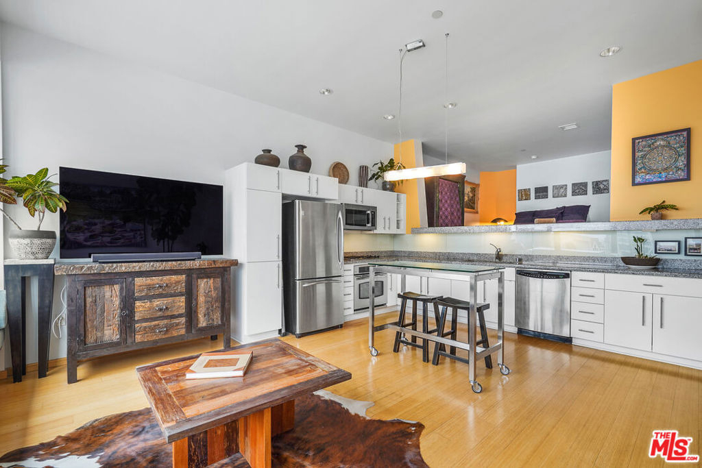 1100 Wilshire Boulevard - Photo 6