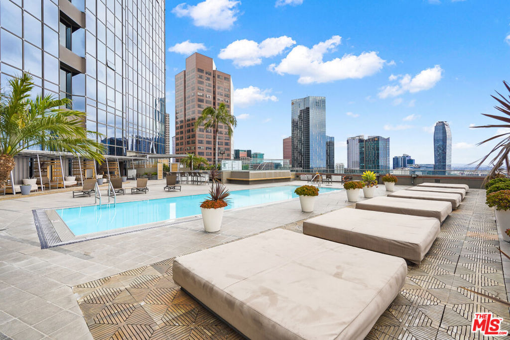 1100 Wilshire Boulevard - Photo 18