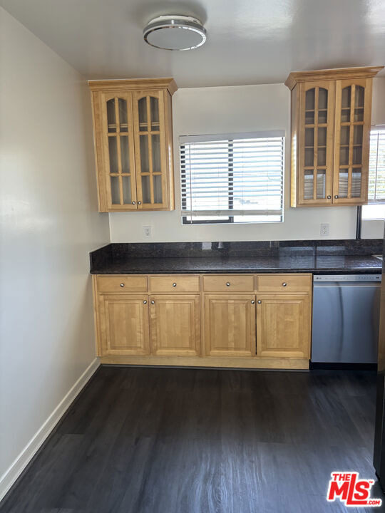 14311 Magnolia Boulevard - Photo 4