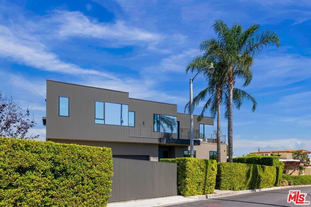 1030 Somera Road - Photo 1