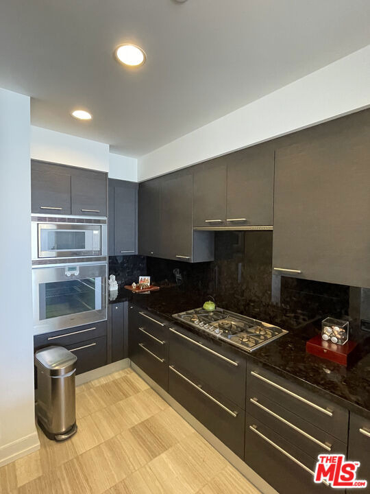 900 W Olympic Boulevard - Photo 12