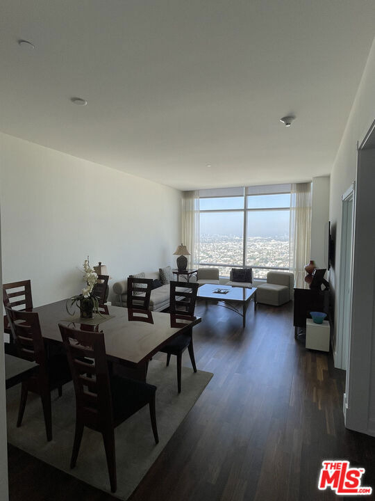 900 W Olympic Boulevard - Photo 9