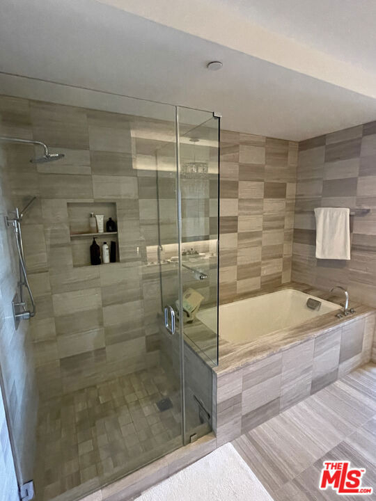 900 W Olympic Boulevard - Photo 19