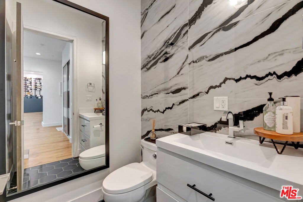 4203 Saugus Avenue - Photo 21