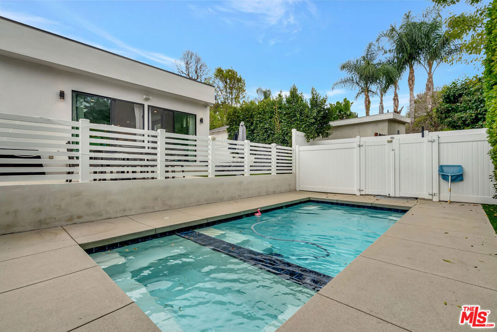 4203 Saugus Avenue - Photo 27