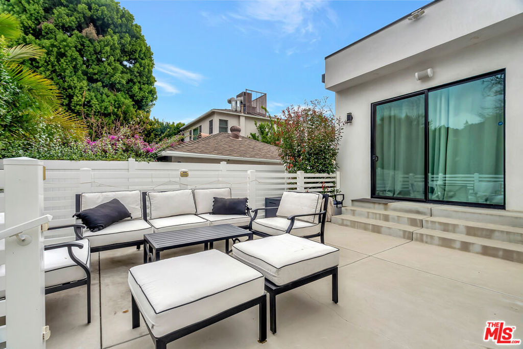 4203 Saugus Avenue - Photo 25