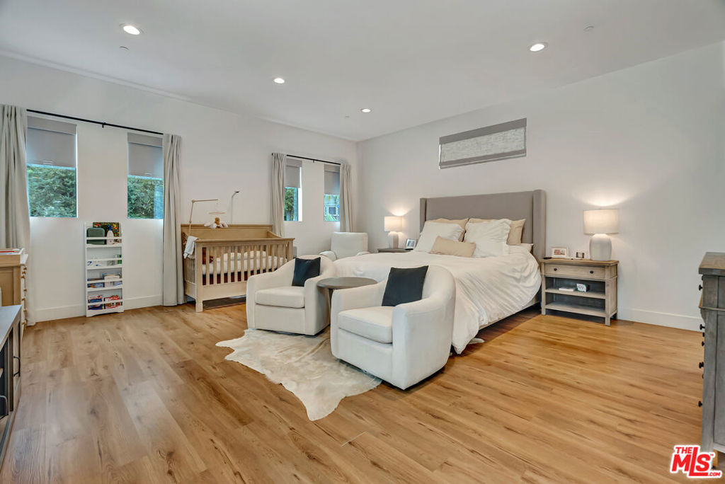 4203 Saugus Avenue - Photo 17