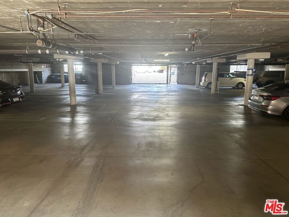 710 Crenshaw Boulevard - Photo 11