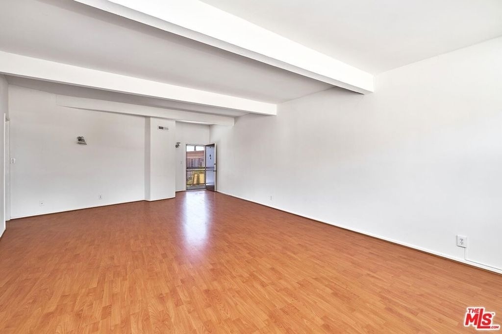 4085 W 7th Street - Photo 4