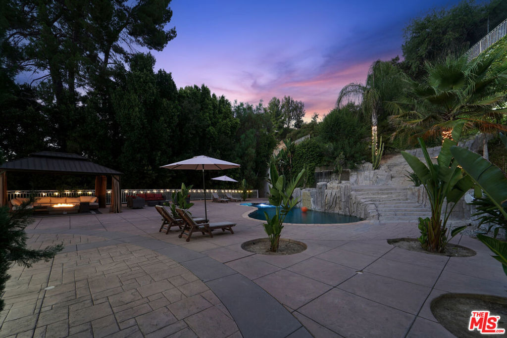4434 Grimes Place - Photo 33