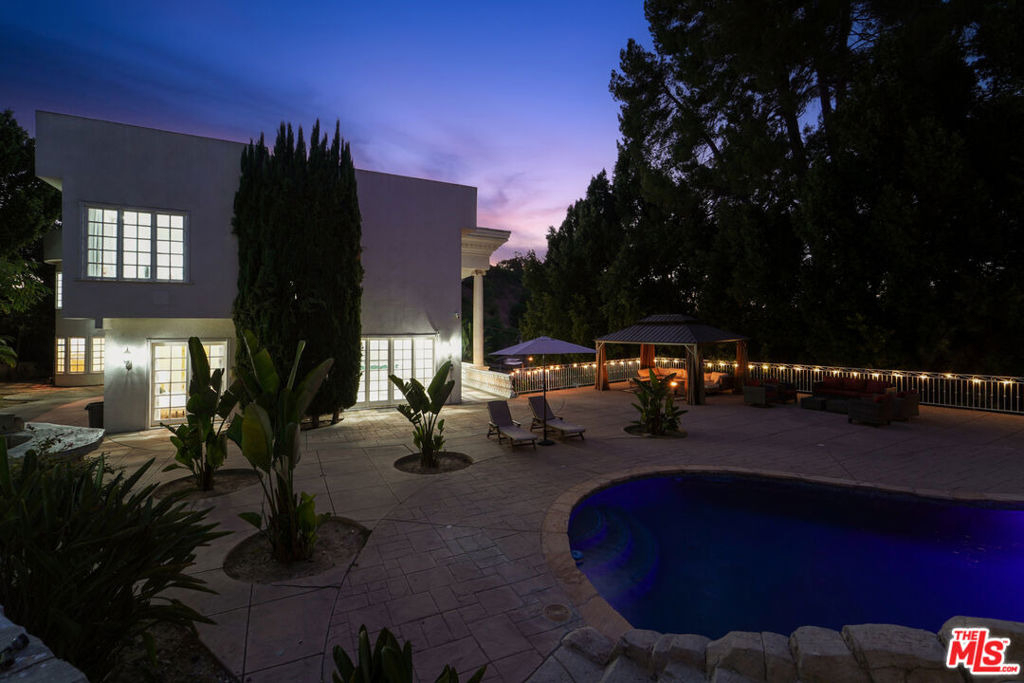 4434 Grimes Place - Photo 34