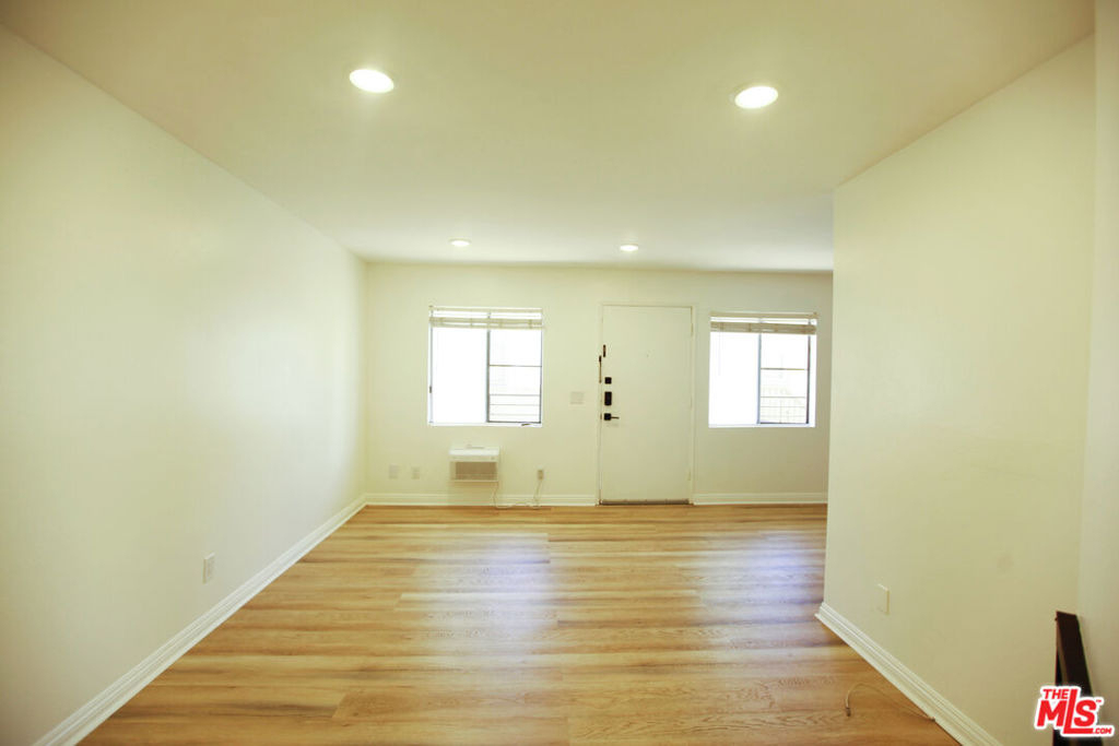 833 S Orange Grove Avenue - Photo 1
