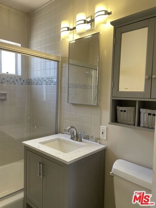 5048 Enfield Avenue - Photo 12