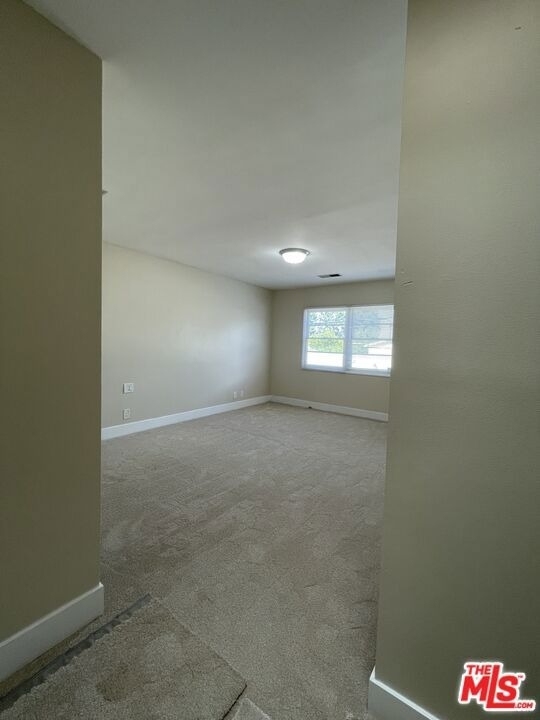 5048 Enfield Avenue - Photo 25