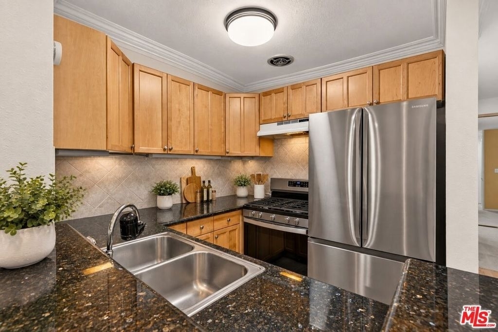 6505 Green Valley Circle - Photo 5