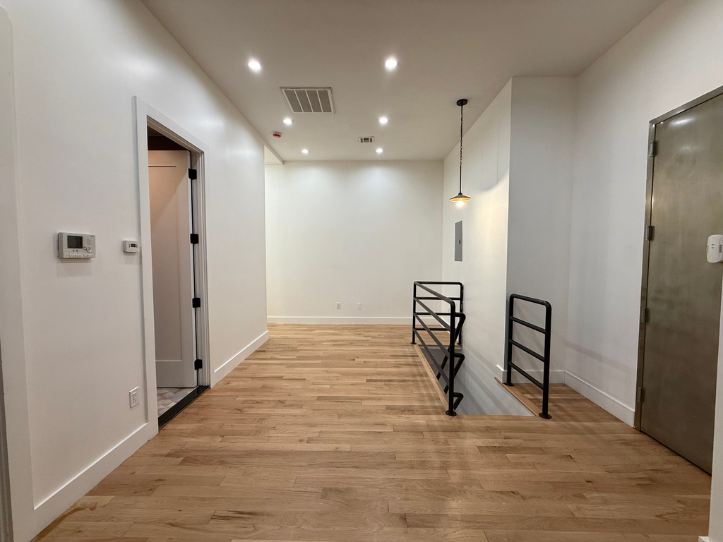 11 Marcus Garvey Boulevard - Photo 3