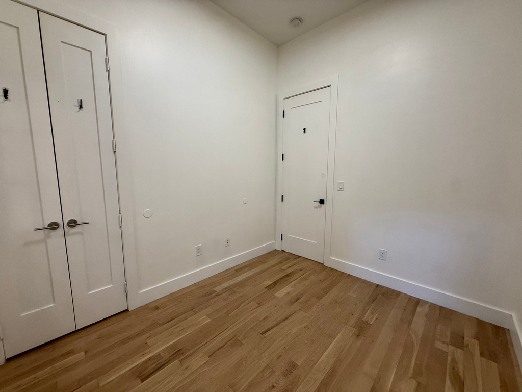 11 Marcus Garvey Boulevard - Photo 8