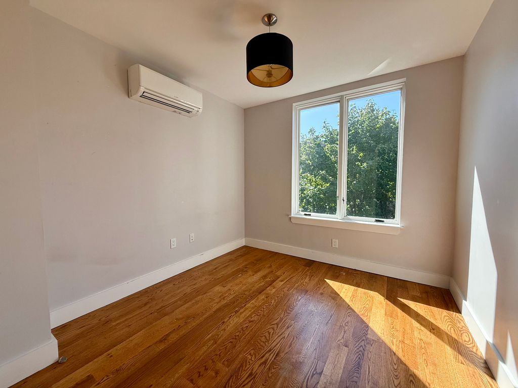 682 East 21st Street - Photo 8