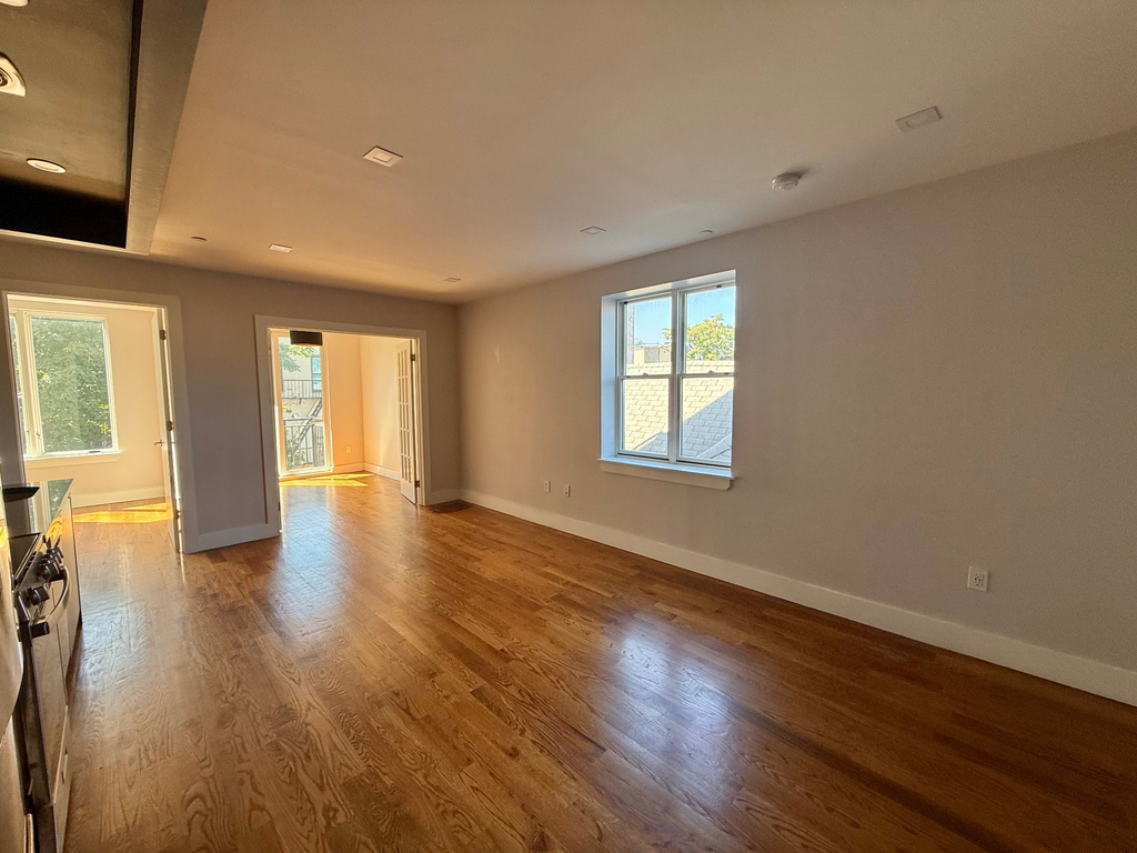 682 East 21st Street - Photo 3