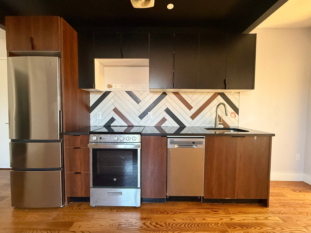 682 East 21st Street - Photo 2