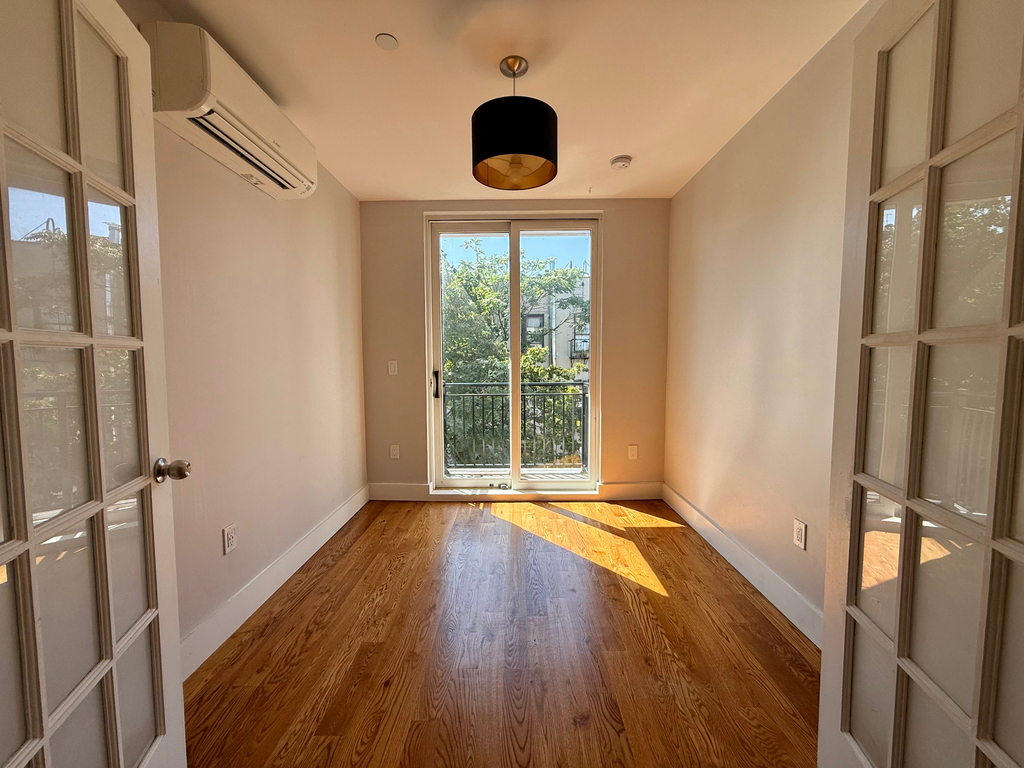 682 East 21st Street - Photo 4