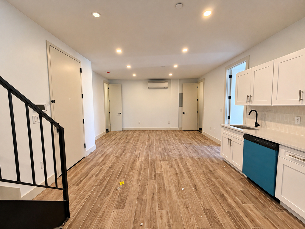 454 East 26th Street - Photo 3