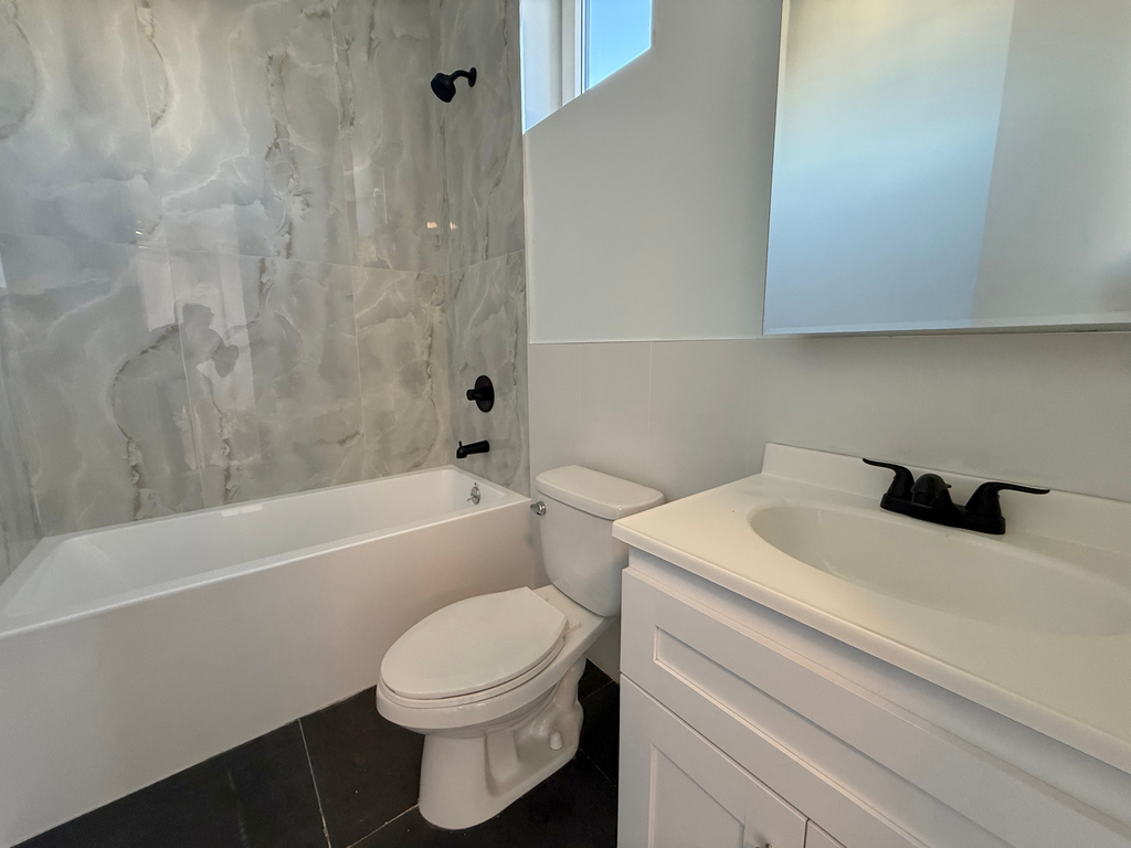 454 East 26th Street - Photo 7