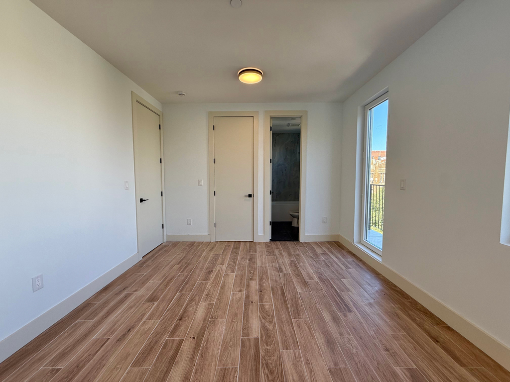454 East 26th Street - Photo 6