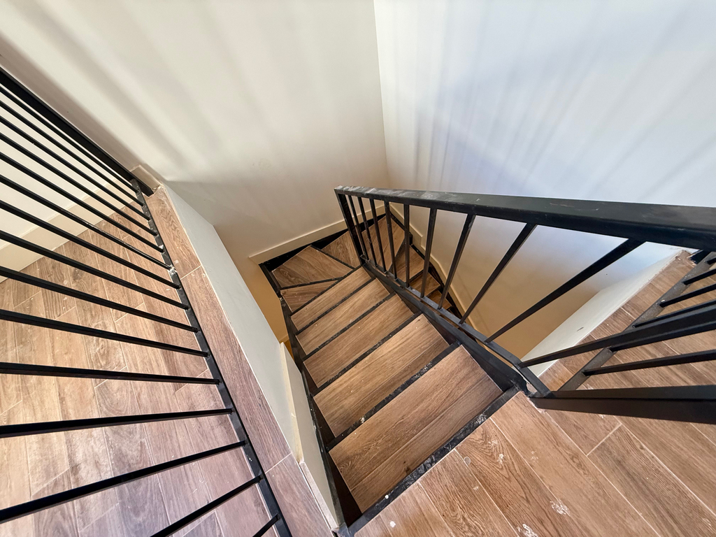 454 East 26th Street - Photo 8