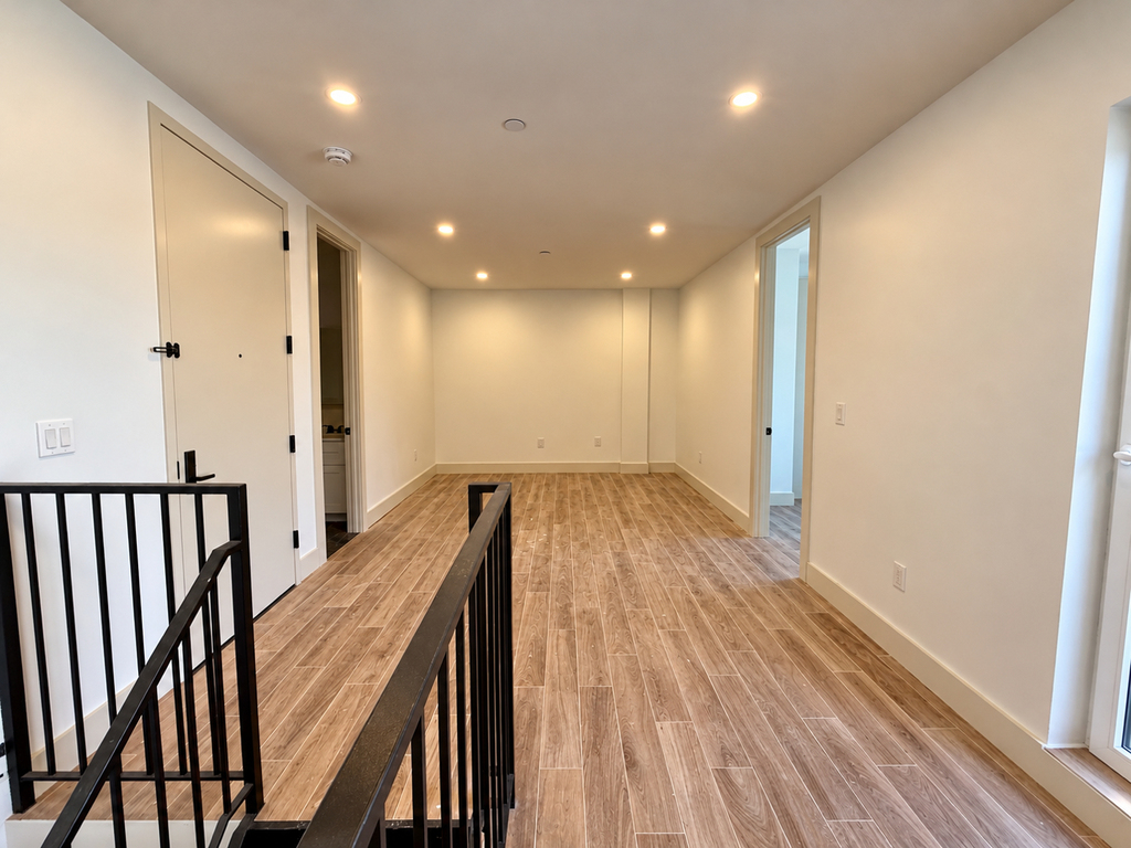 454 East 26th Street - Photo 9