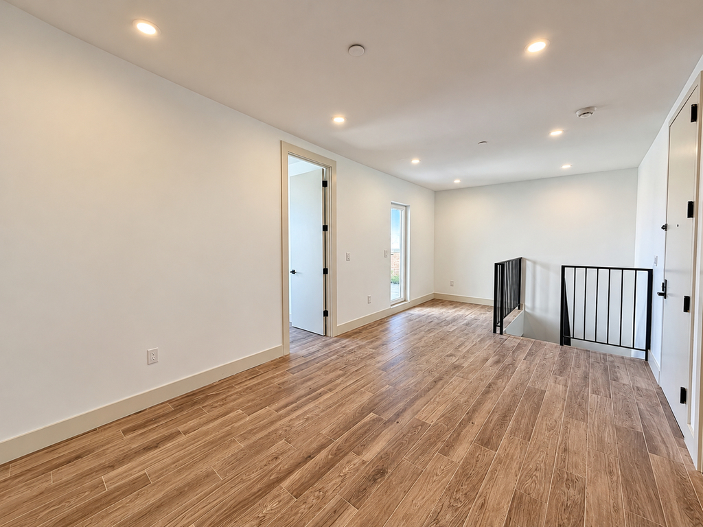 454 East 26th Street - Photo 11