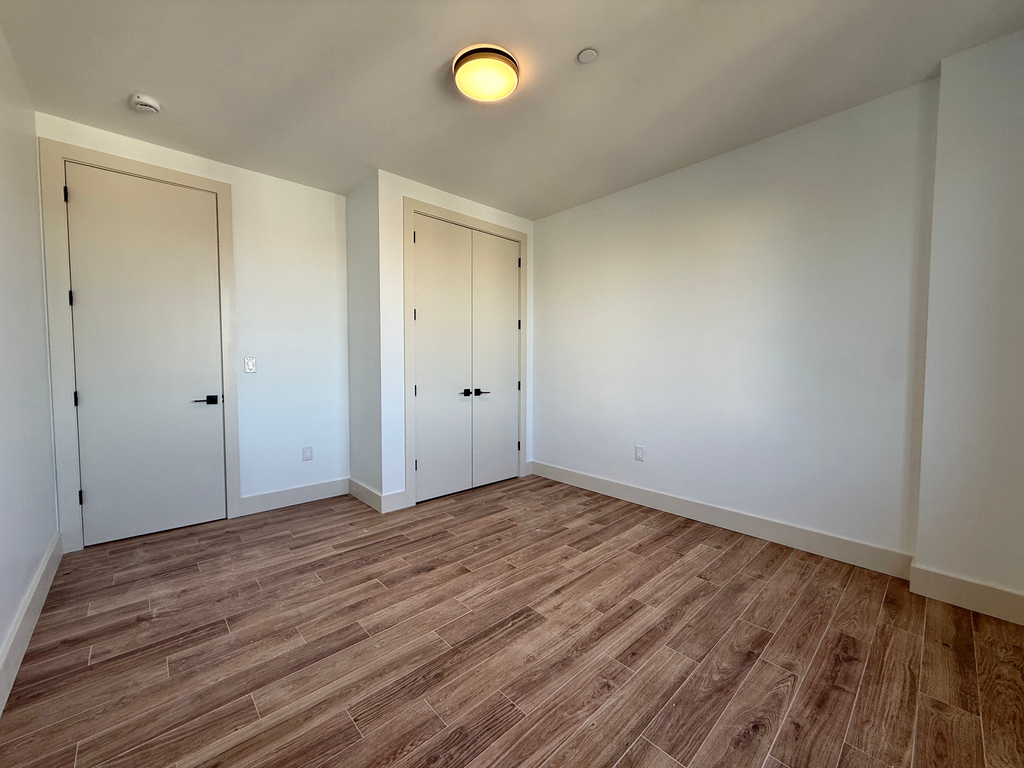 454 East 26th Street - Photo 14