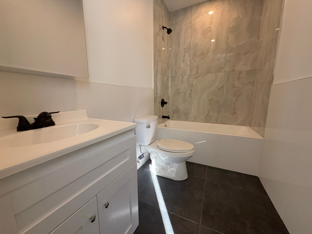 454 East 26th Street - Photo 9