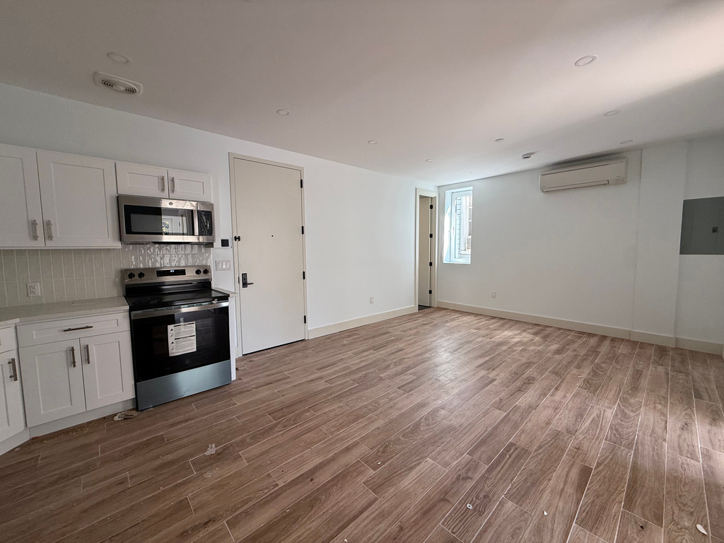 454 East 26th Street - Photo 3