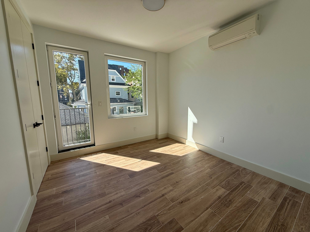 454 East 26th Street - Photo 4