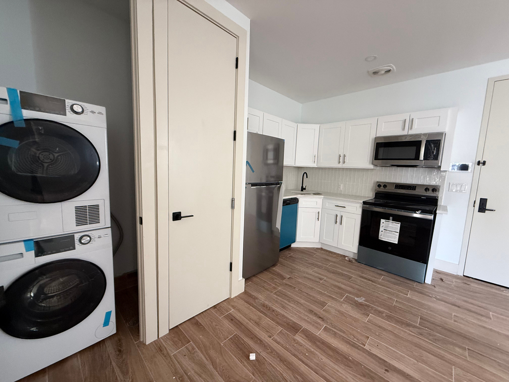 454 East 26th Street - Photo 2