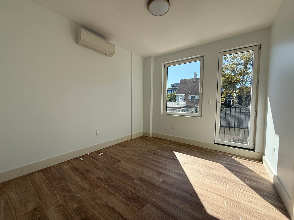 454 East 26th Street - Photo 7