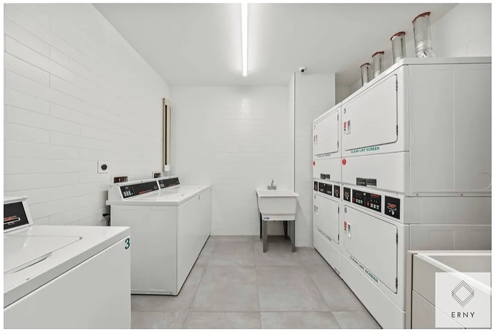354 East 28th Street - Photo 6