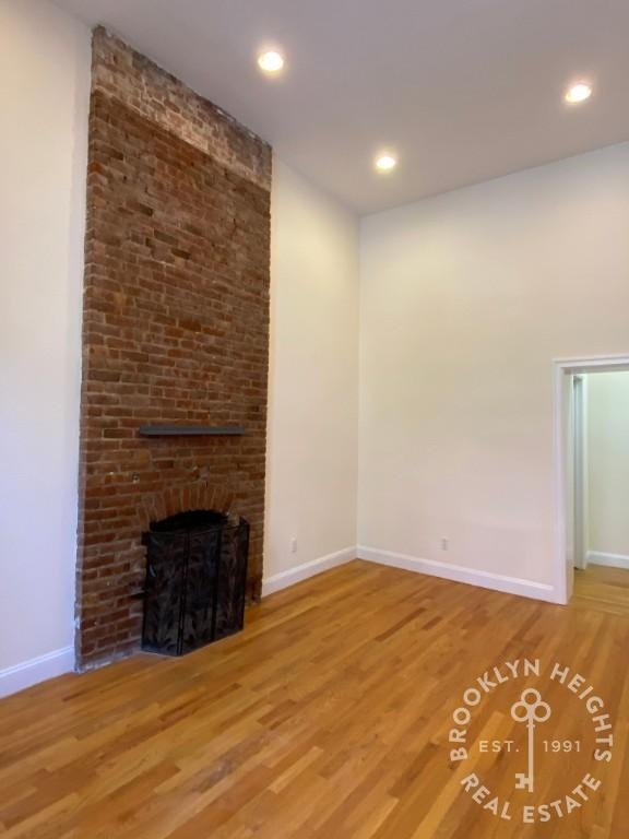 143 Montague Street - Photo 0