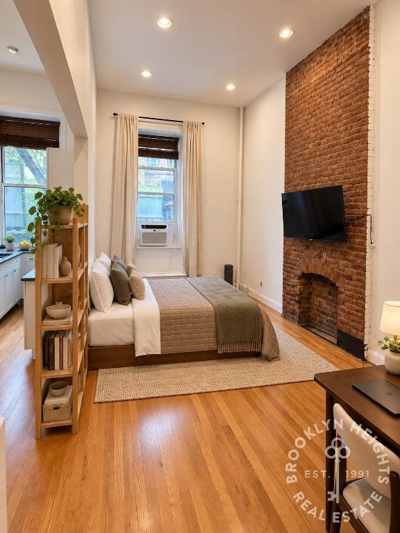 143 Montague Street - Photo 0