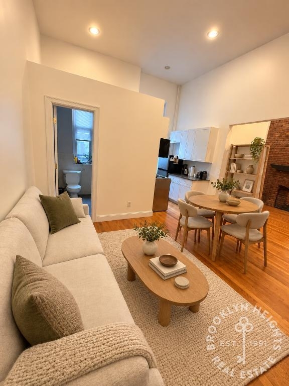 143 Montague Street - Photo 4
