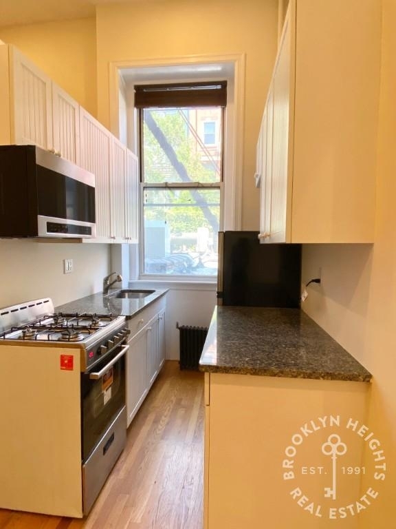 143 Montague Street - Photo 6