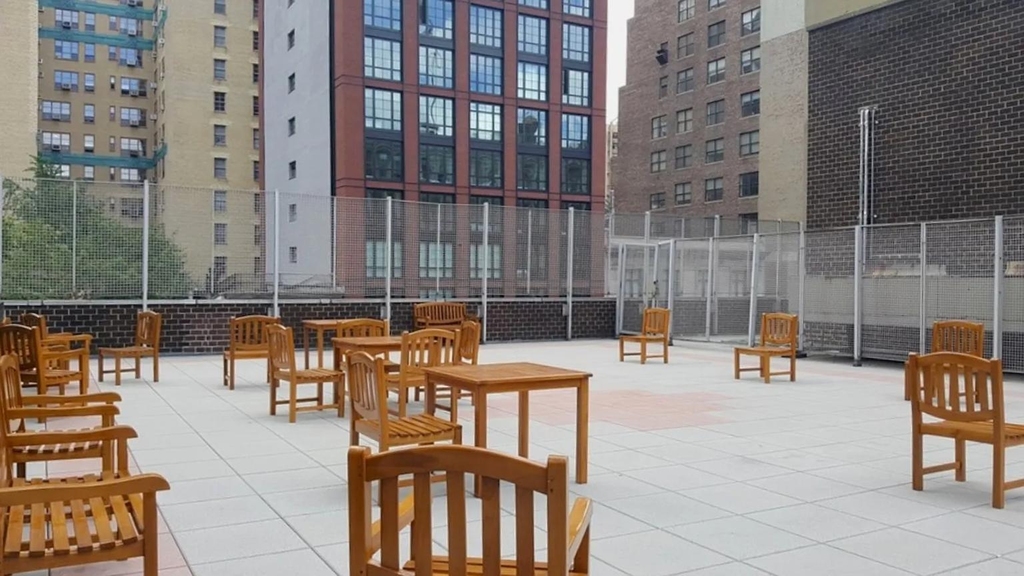 Second Avenue - Photo 8